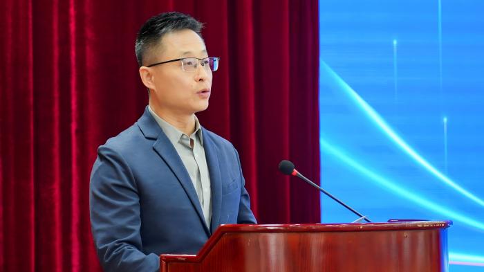 陈迎新(1).jpg 陈迎新(1).jpg