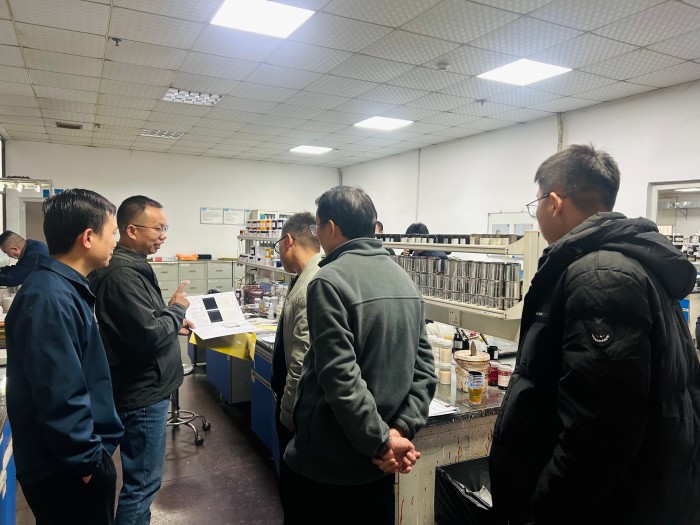 固化光油新闻稿 参观.jpg