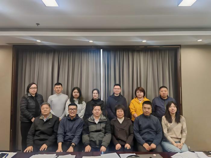 9ad030134e22b53e7364392f3b2d1c5a(1).jpg 9ad030134e22b53e7364392f3b2d1c5a(1).jpg